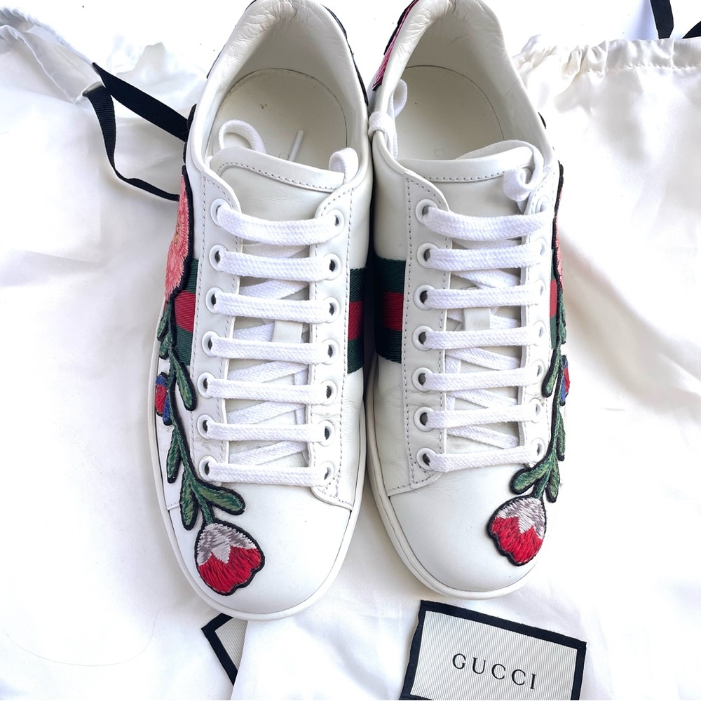 Gucci Ace embroidered White Sneakers with Floral Embroidery Red Green Lace Up‎